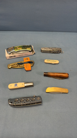 Approx. 8 Jack Knives