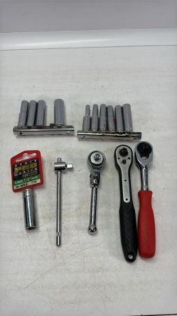 1/4in Drive Ratchet & Socket Lot