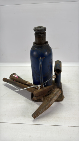 9in Tall Bottle Jack