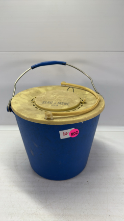 Old Pal Plastic Minno Pail
