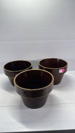(3) 7in Schilling Crocks