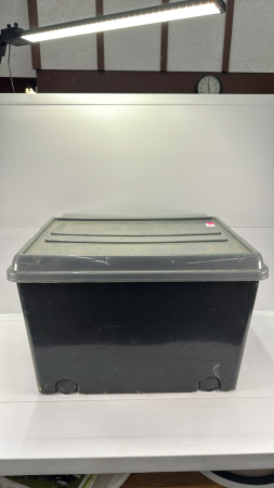 Plastic Tote with Lid on Wheels