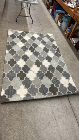 Area Rug 5ft x 8ft