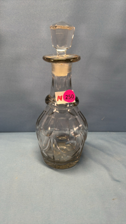 11in Tall Decanter with Stopper