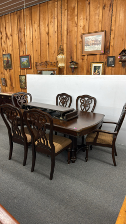 Double Pedestal Extension Table & 6 Chairs