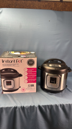 Instant Pot 7 in 1 Programable Pressure Cooker