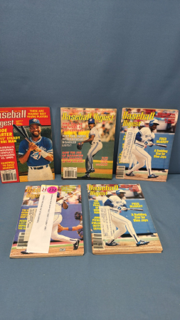 (5) Toronto Blue Jays Baseball Digests