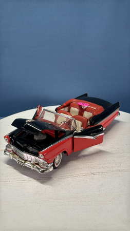 1956 Ford Sunliner