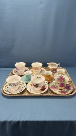 (8) Cups & Saucers