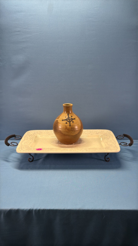 Ceramic 17in Microwavable Platter on Metal Stand