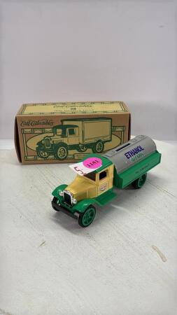 Co-Op 1931 Hawkeye Tank Truck