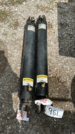 Pair of Wil-Rich 3.5in x 24in Hydraulic Cylinders