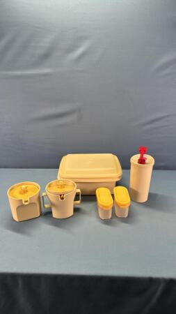 Tupperware Lot