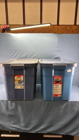 (2) 68L Rubbermaid Totes with Lids