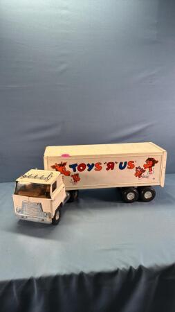Toys R Us International Tin Semi