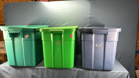 (3) 68L Rubbermaid Totes with Lids
