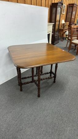 Gate Leg Table