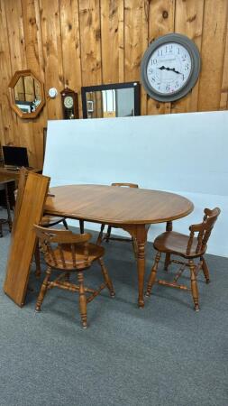 Kroehler Table & 4 Chairs
