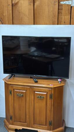LG 42in Flat Screen TV with Remote