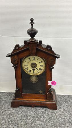 Pendelum Wall Clock with Key