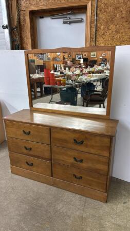 Double Dresser