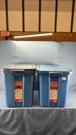 (2) 68L Rubbermaid Totes with Lids