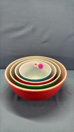 Set of Pyrex Mixing Bowls