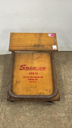 Snap On JCN19 Rolling Stool