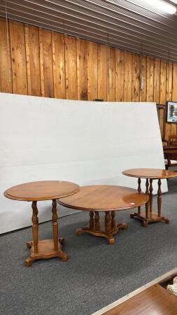 Roxton Maple Living Room Set