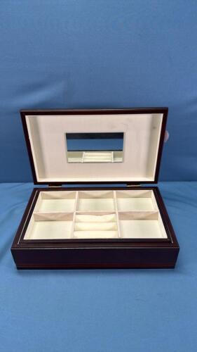 Dresser Top Jewellery Box w/Mirror