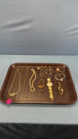 Assortment of Jewellery