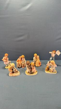 (7) Treasured Memories Figures