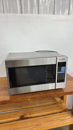 Beaumark Stainless Steel Microwave