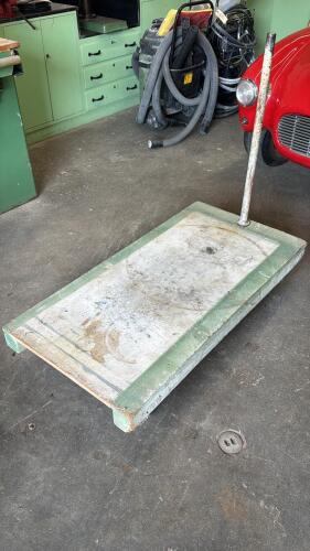 Rolling Cart with Pipe Handle
