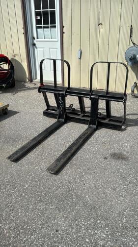 Pallet Forks for Loader with Frey Hook-Up