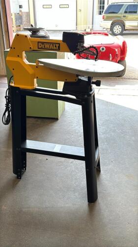 DeWalt 20in Scroll Saw with Stand