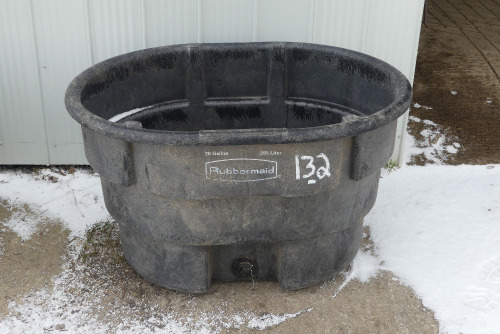 Rubbermaid 75 Gallon Poly Water Trough