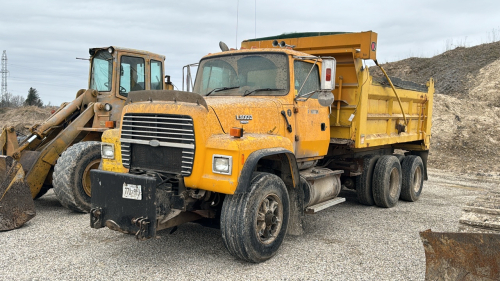 1995 Ford L9000 Tandem Dump Truck