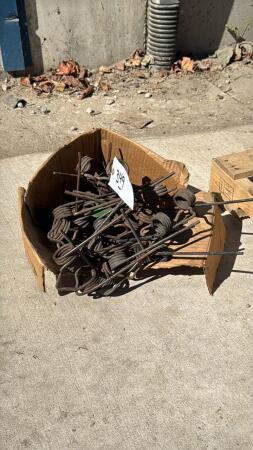 BOX OF JOHN DEERE 1209 REEL PARTS