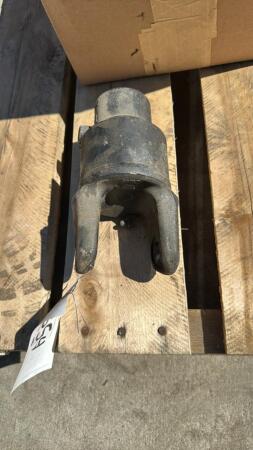BIG 1000 PTO YOKE
