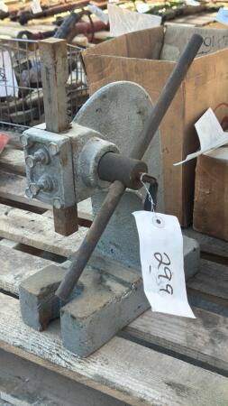 MANUAL PRESS