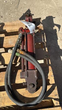 HYDRAULIC CYLINDER WITH HOSES