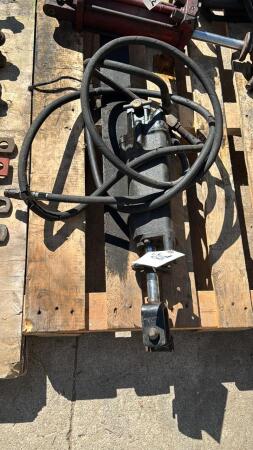 JOHN DEERE HYDRAULIC CYLINDER