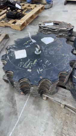 25 - 28IN NOTCHED DISC BLADES