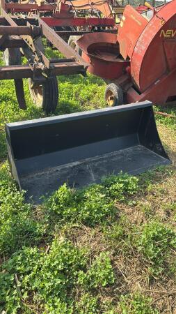 UNUSED 60IN PIN-ON BUCKET