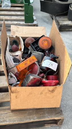 BOX OF VARIOUS AG MARKER LIGHTS