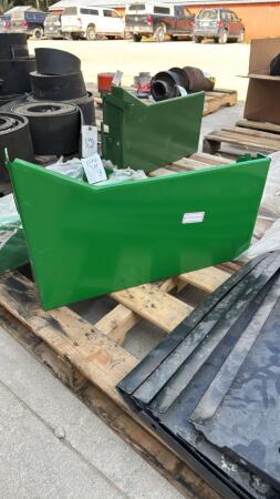 JOHN DEERE 3020/4020 BATTERY COVER