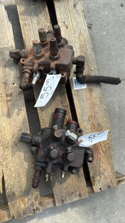 PAIR OF AUX. REMOTE VALVES