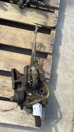 LOADER VALVE FOR CASE BACKHOE