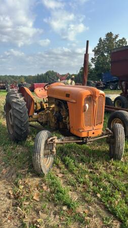 FIAT 411R DIESEL TRACTOR-NOT RUNNING